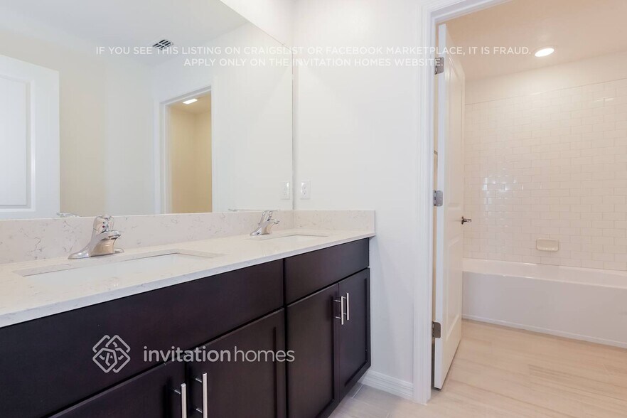 Building Photo - 13307 Sunset Sapphire Ct