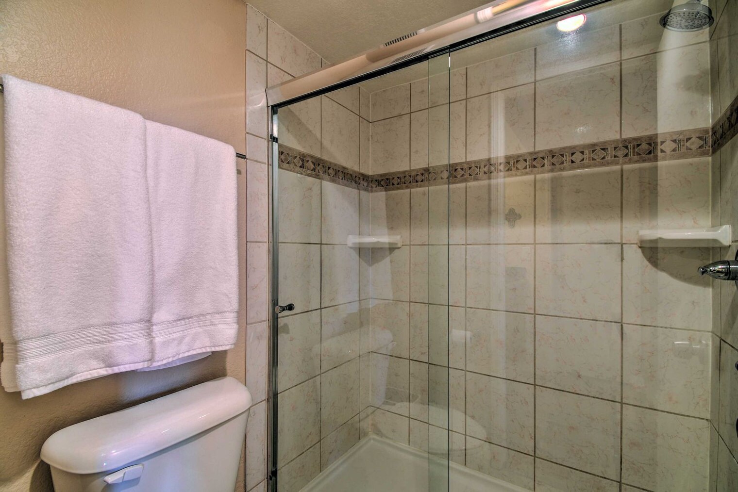 Building Photo - 4850 E Desert Cove Ave