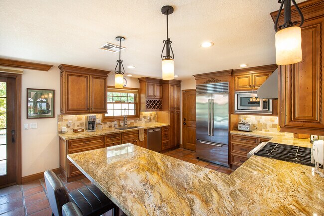 Building Photo - 387 S Cahuilla Rd