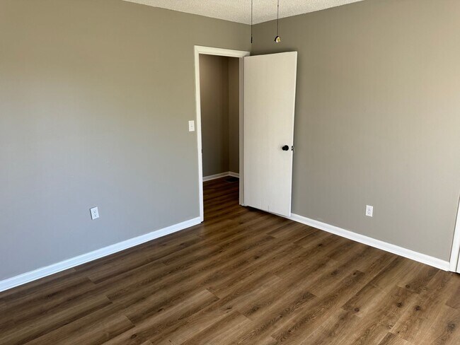 Building Photo - 7801 3rd Ave S