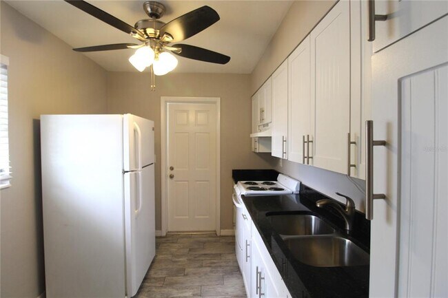 Building Photo - 6371 Gateway Ave