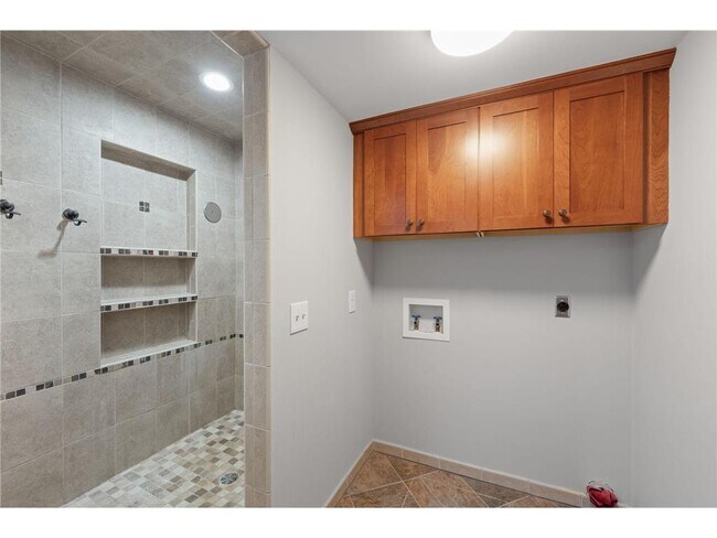 Building Photo - 8045 County Rd 116