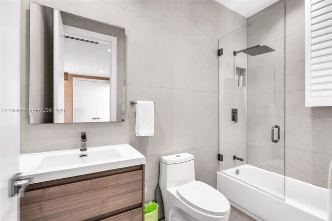 Building Photo - 285 W Mashta Dr