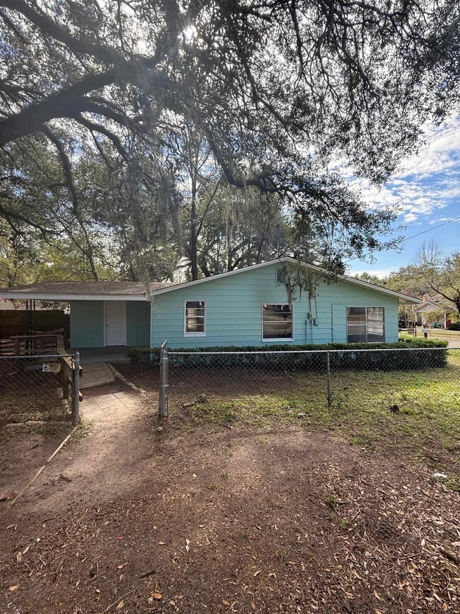 Building Photo - 3417 Laura St