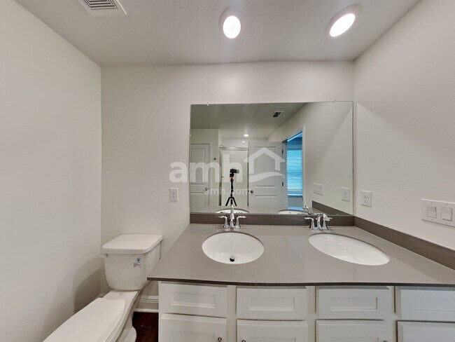 Building Photo - 27288 St Andrews Ave