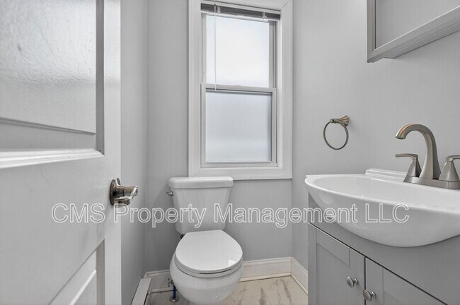 Building Photo - 39 Carroll St