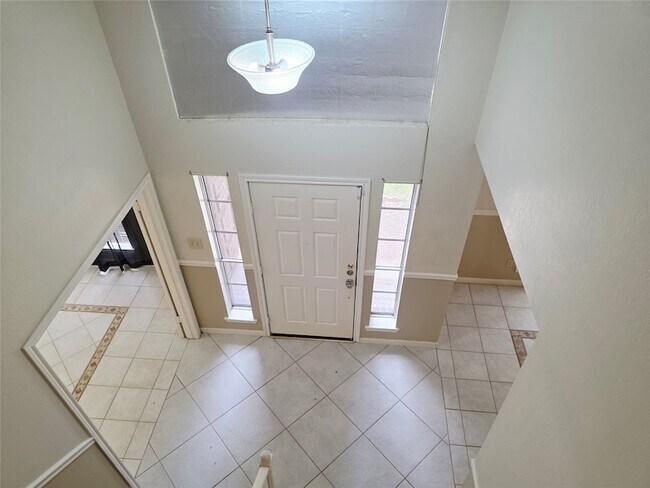 Building Photo - 10306 Jockey Club Dr