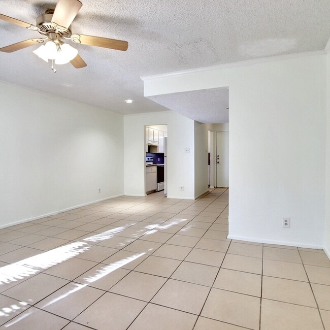 Building Photo - 3830 Coates Cir