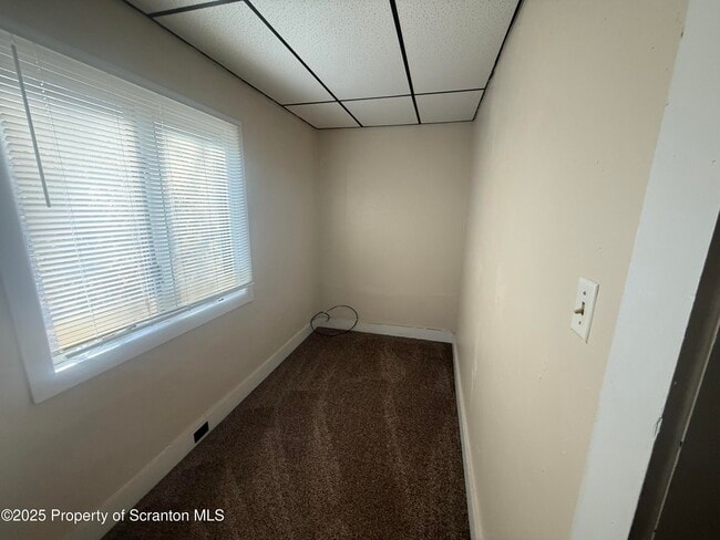 Building Photo - 1019 Bunker Hill St