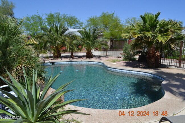 Building Photo - 658 S Palo Verde Dr