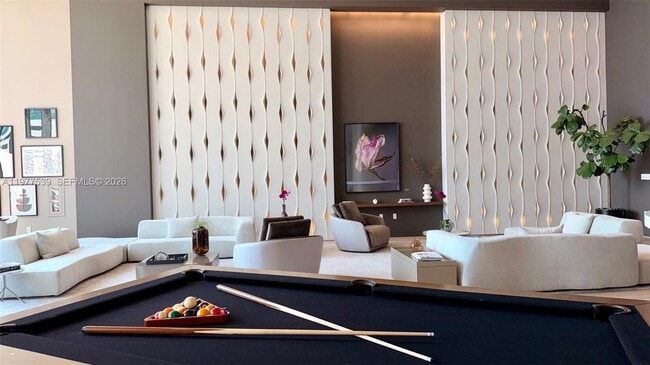 Building Photo - 460 NE 28th St