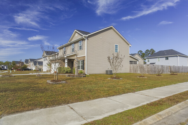 Building Photo - 1430 Evergreen Trl