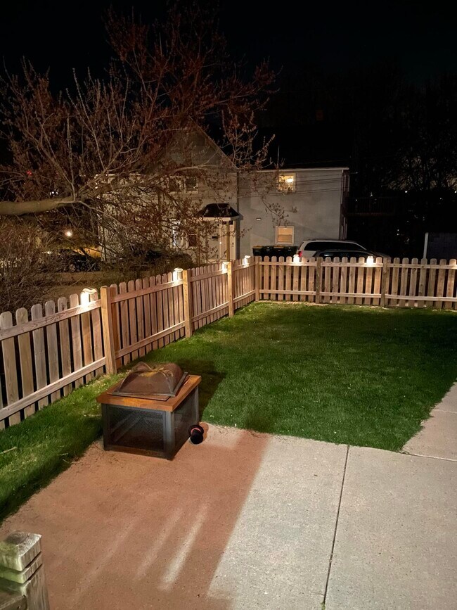 Building Photo - 309 W Washington St