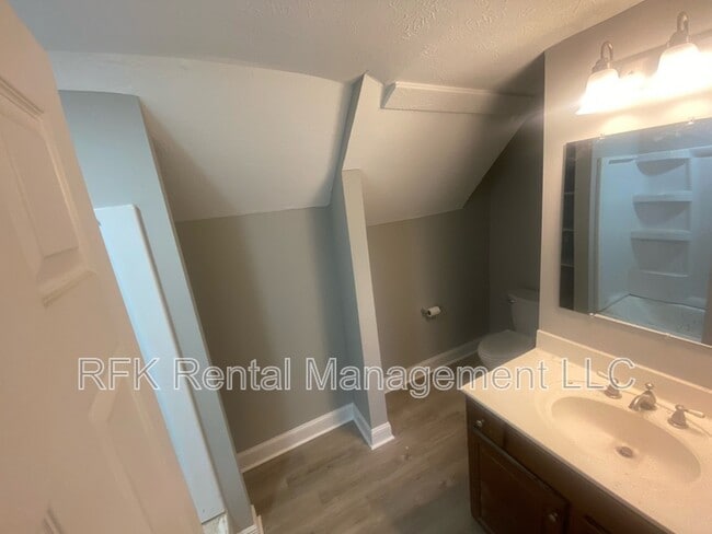 Building Photo - 2224 Langley Ave