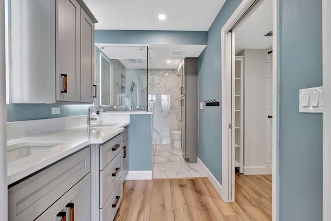 Building Photo - 911 Ocean Dr