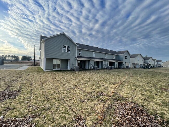 Building Photo - 1022 Peony Ln