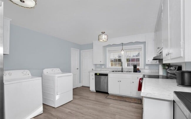 Building Photo - 2703 Pecan Dr