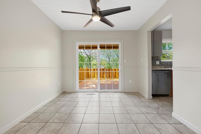 Building Photo - 5175 Threshing Ct