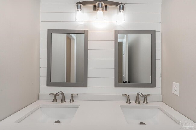 Building Photo - 8238 Li Fair Dr