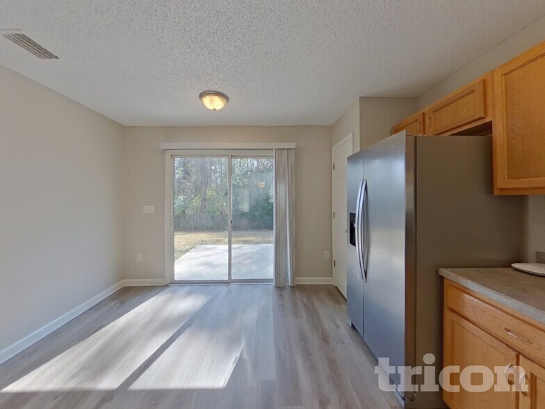 Building Photo - 11626 Brian Lakes Dr N