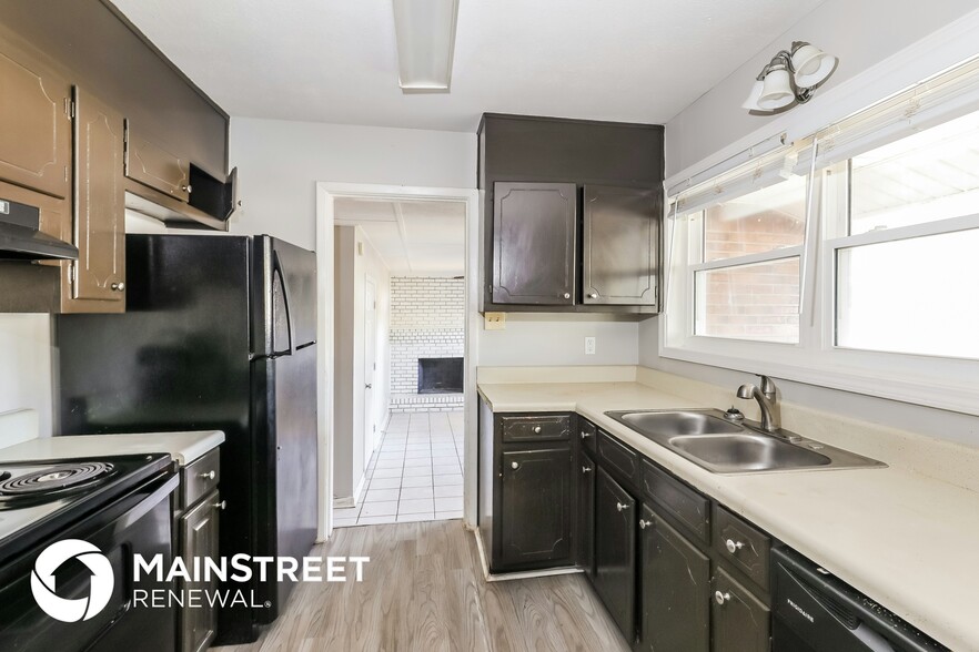 Building Photo - 7956 Coventry Ct