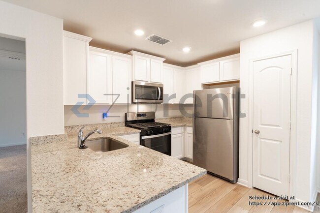 Building Photo - 366 Fairlawn Wy