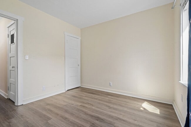 Building Photo - Updated Bremerton Home with Modern Touches