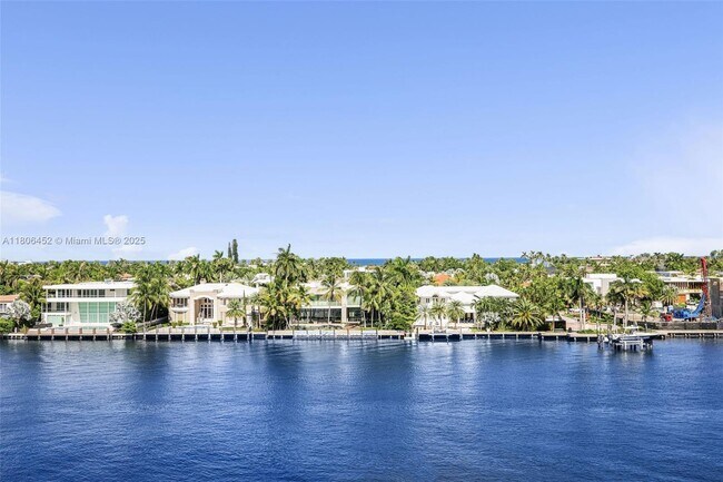 Building Photo - 20515 E Country Club Dr