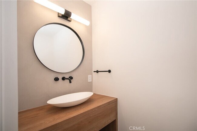 Building Photo - 22539 Dolorosa St