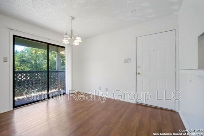 Building Photo - 818 Station St