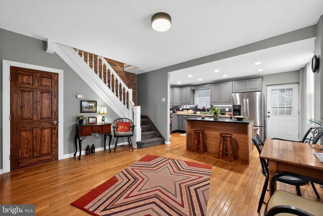 Building Photo - 2100 E Dauphin St