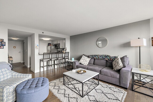 Building Photo - 250 E Harbortown Dr