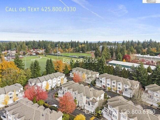 Building Photo - Prime Bellevue Location – Parkside Townhom...