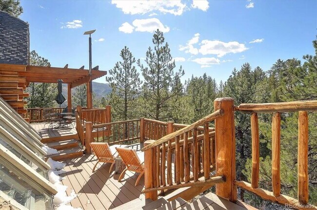 Building Photo - Mountain Log Home for Rent with views and ...