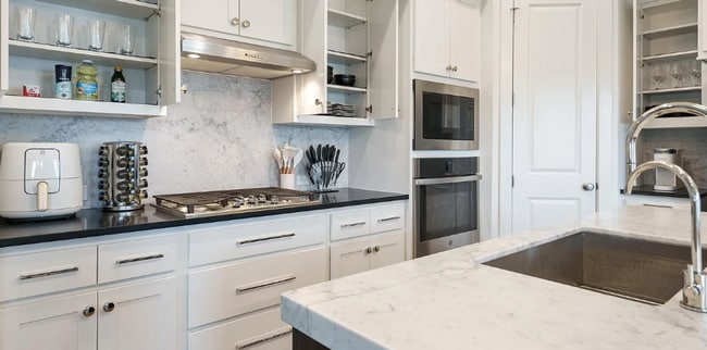 Building Photo - lovely turnkey 3bd fenced in yard