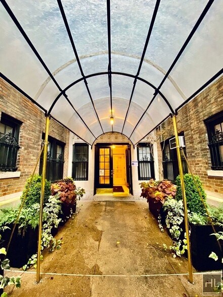 Building Photo - EAST 92 STREET