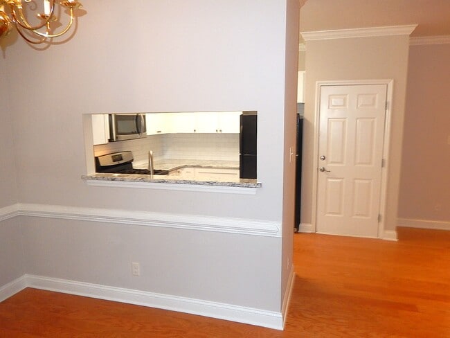 Building Photo - 211 Bridgepath Dr