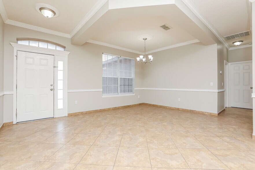 Building Photo - 2501 Tiger Maple Ct