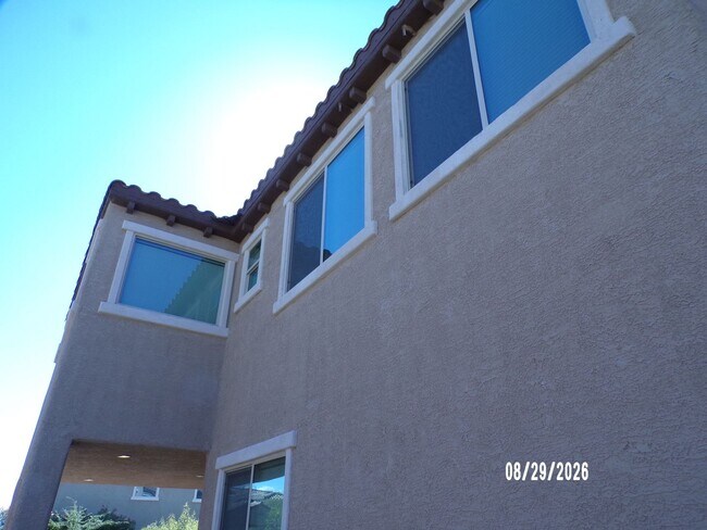 Building Photo - 1051 Whitworth Ave