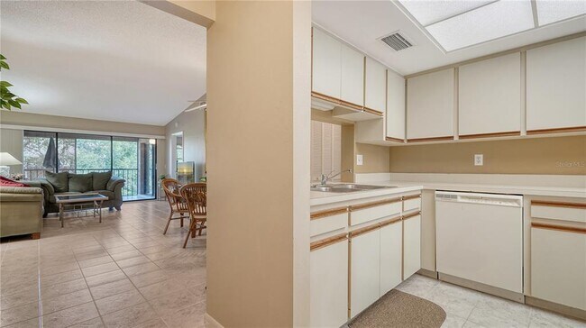 Building Photo - 5649 Summerside Ln