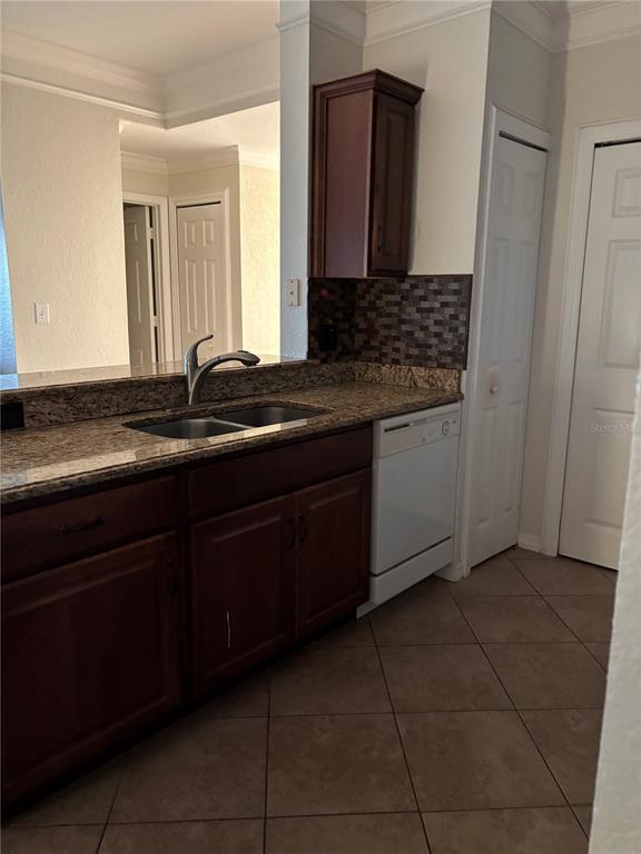 Building Photo - 5463 Vineland Rd