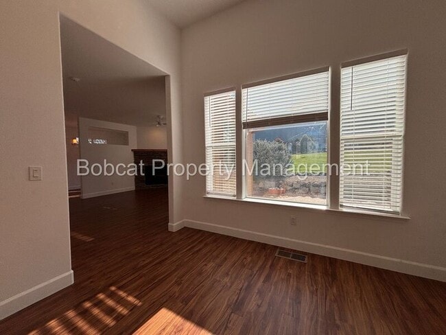 Building Photo - 2437 Genoa Meadows Cir