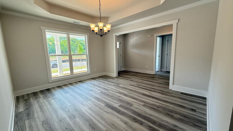 Building Photo - 209 Lake Meadows Dr