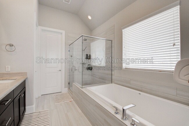 Building Photo - 9664 Knight Rd