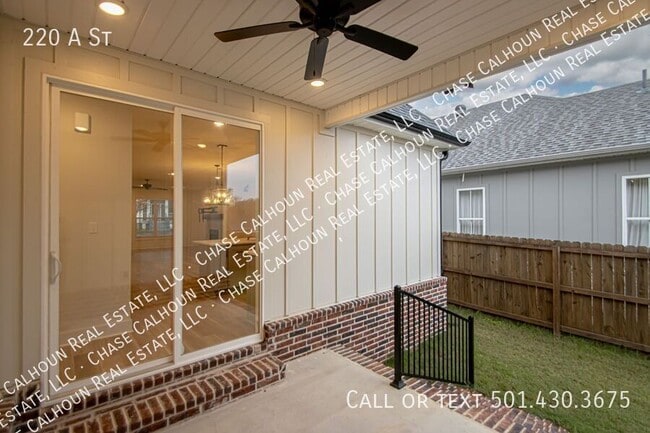 Building Photo - 220 A St