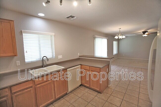 Building Photo - 14978 N 172nd Dr