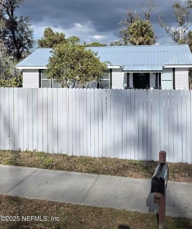 Building Photo - 8543 Fort Caroline Rd