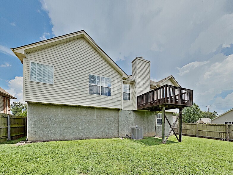Building Photo - 1873 Lakewood Village Dr
