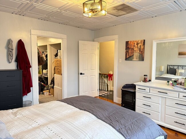 Building Photo - Charming 3 bedroom Apartment in Prime Lancaster City Location - HEAT INCLUDED!