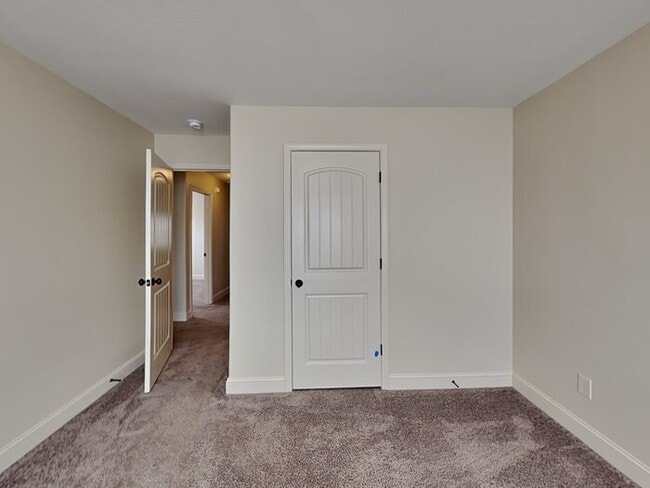 Building Photo - You'll want to see this home for yourself!